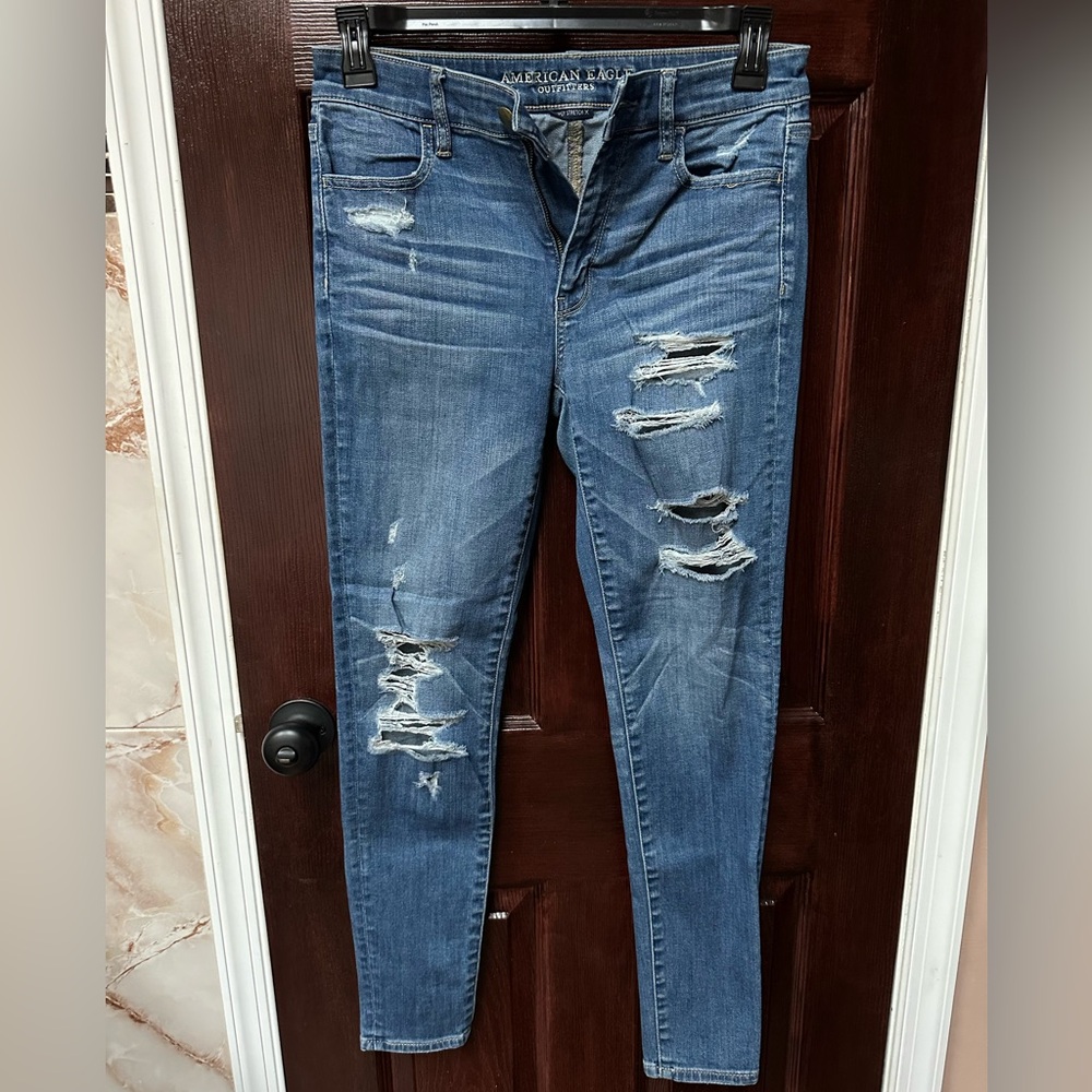 American Eagle Hi-Rise Jegging Distressed
